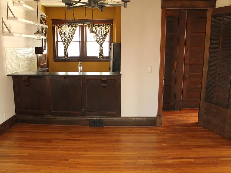 3232 Summit St — Photo 10