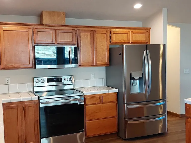 2102 Lara Ln — Photo 9