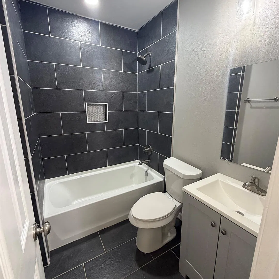 3 bed, 2.0 bath, 2171 sqft, $1,750 — Photo 4