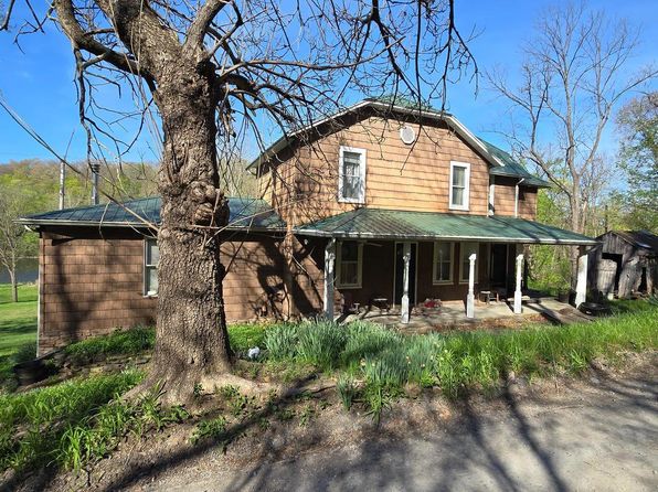 326 Doe Gully Rd, Great Cacapon, WV 25422