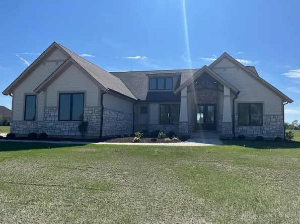 1481 Stone Ridge Ct, Xenia, OH 45385