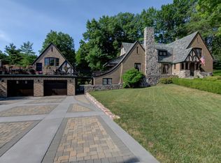 6 Montgomery Pl, Decatur, IL 62522