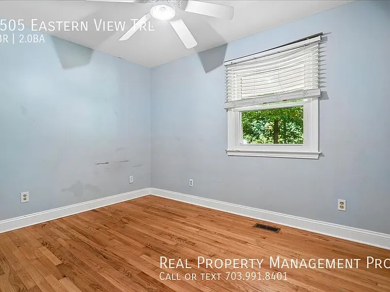 9505 Eastern View Trl — Photo 17