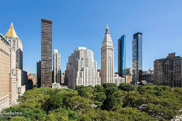 Sold by Sotheby's International Realty | media 38