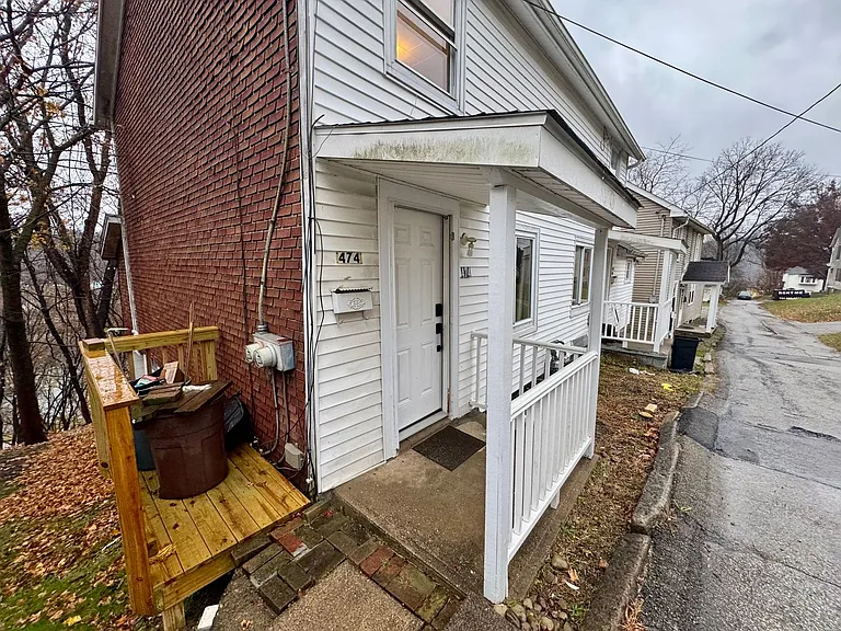 470-474 Spang Ave — Photo 2