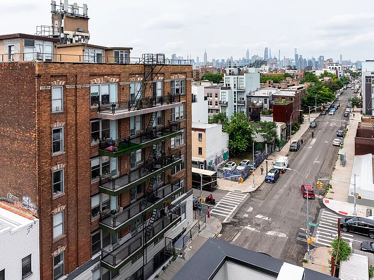 344 Lorimer St #4A — Photo 9