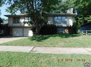 2601 SW Arrowhead Rd, Topeka, KS 66614