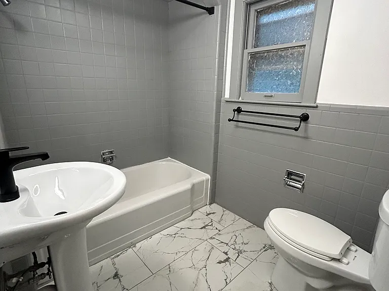84 Main St #3 — Photo 9