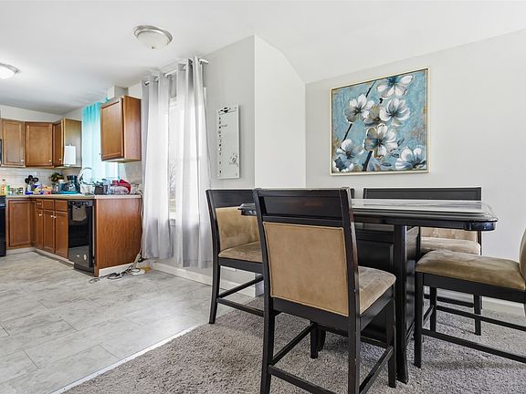 5th image of 739 Hale St