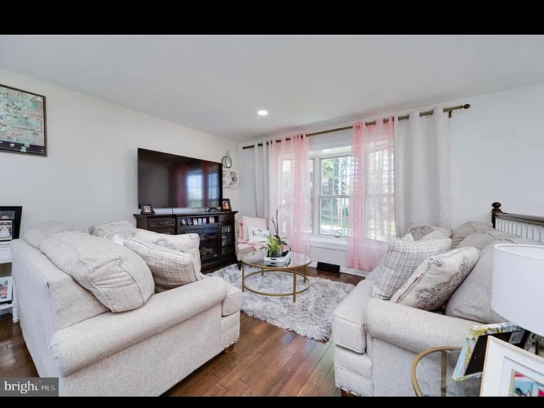 10 Cherrywood Rd — Photo 9
