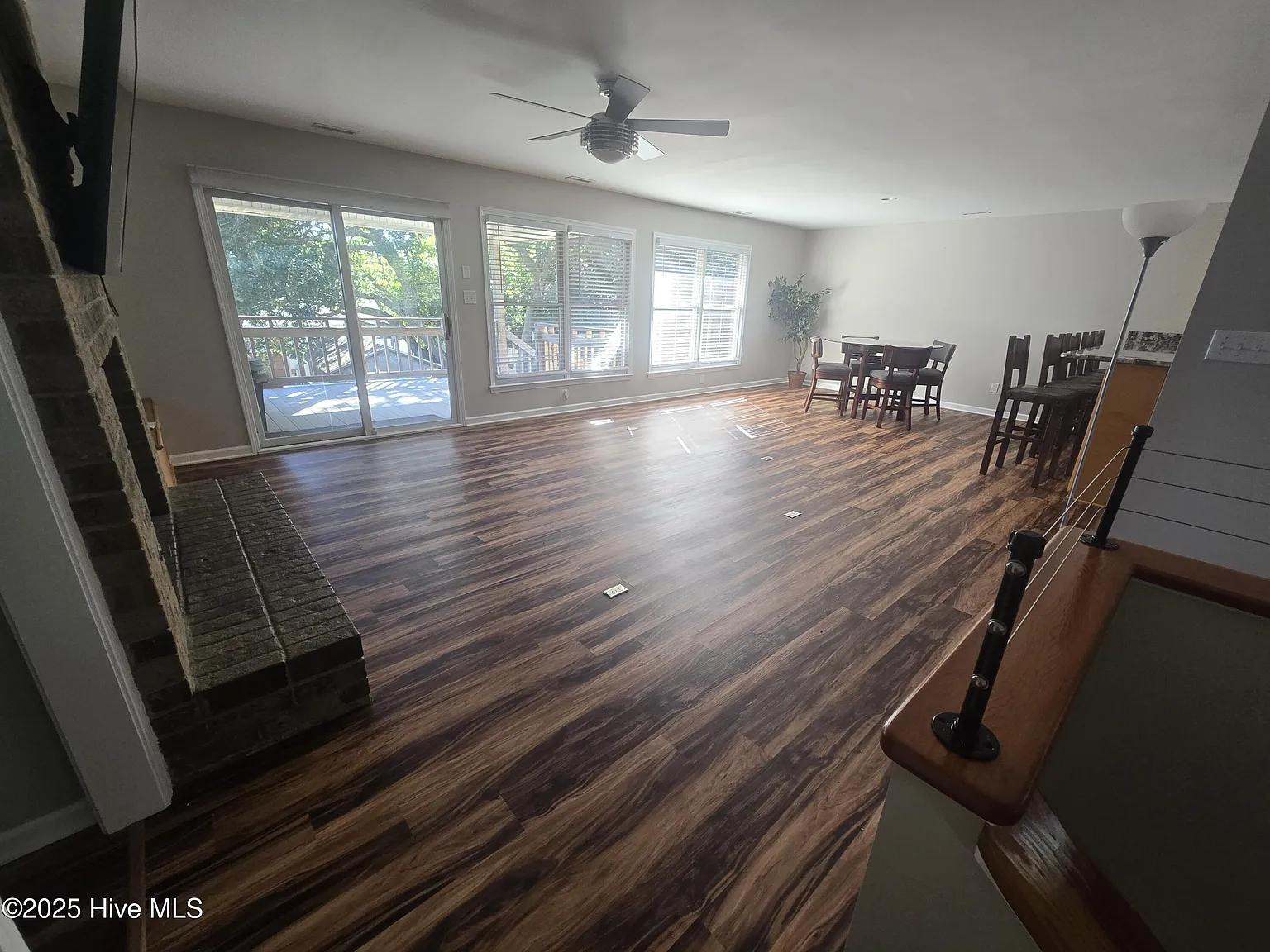4 bed, 4.0 bath, 2989 sqft, $3,700 — Photo 4