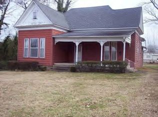 105 Grandview Ave, Clarksville, AR 72830