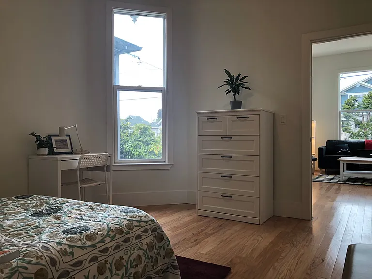 2060 San Antonio Ave — Photo 6