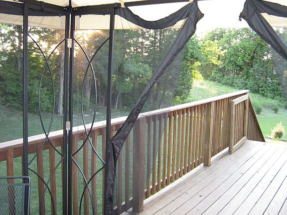Great Entertaining Deck!