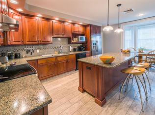 303 W Elm St #2R, Scranton, PA