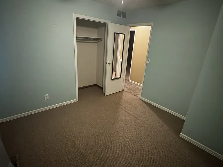 5702 Kentford Cir — Photo 11