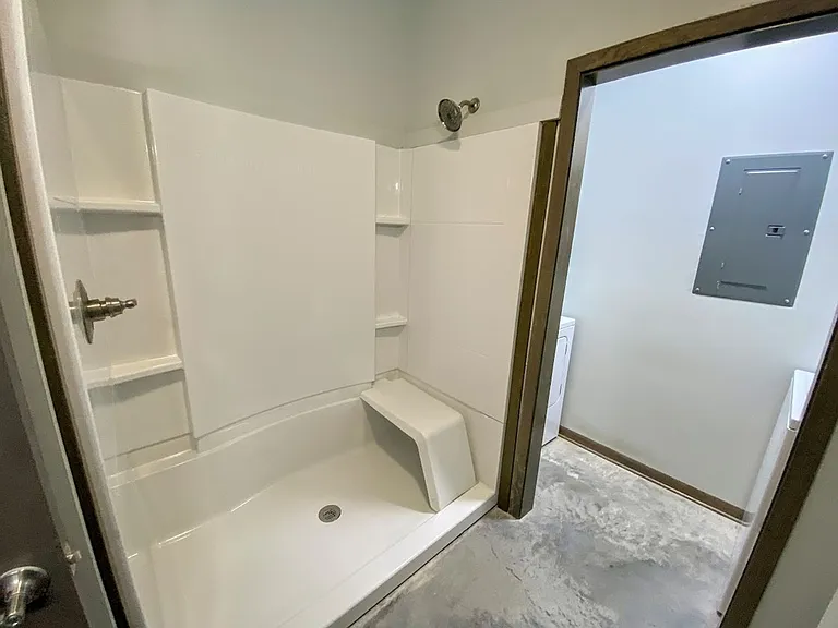 144 Arlington Dr — Photo 7