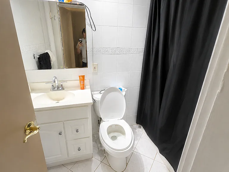 47 Lake Shore Ct #3 — Photo 2