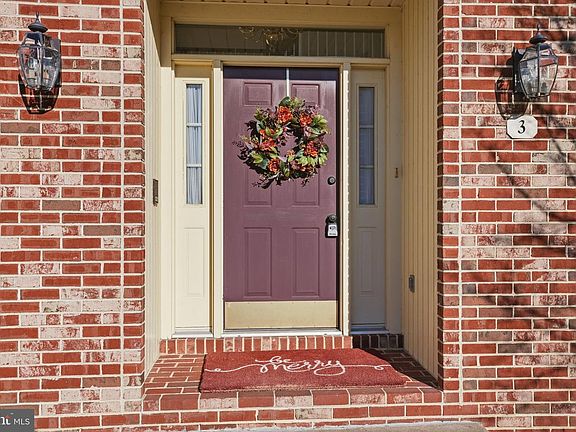 3rd image of 3 Swallow Rd