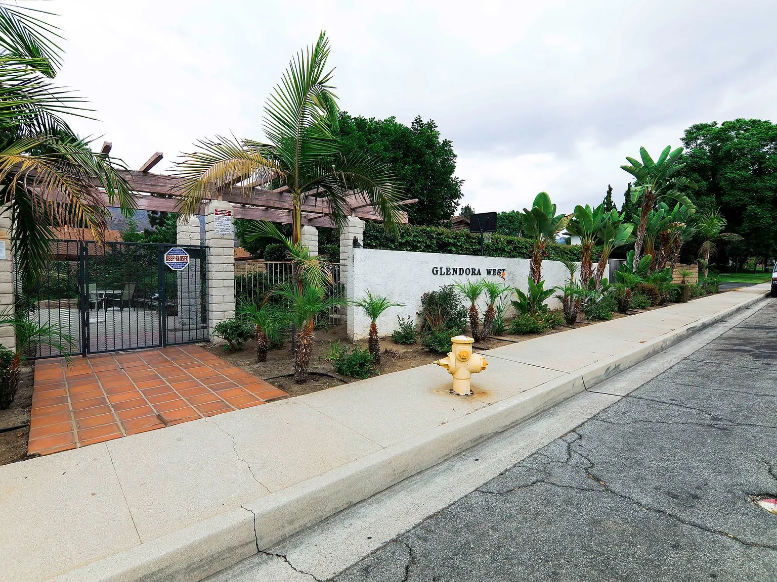 316-356 W. Meda Ave. Glendora CA. 91741 — Photo 2