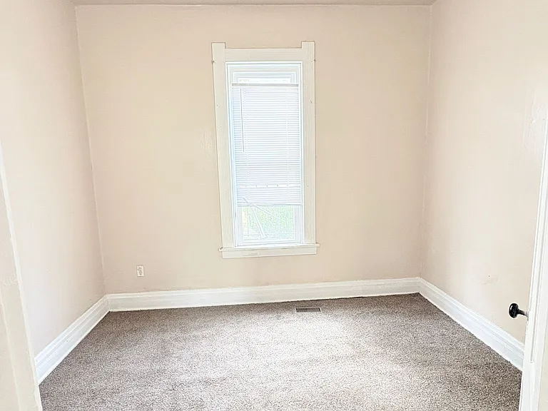 837 Avondale Ave — Photo 10
