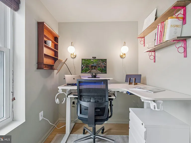 1812 Vernon St NW #34 — Photo 25