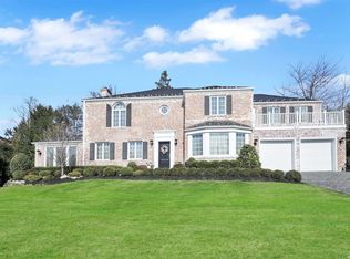 85 Sherry Hill Ln, Manhasset, NY 11030