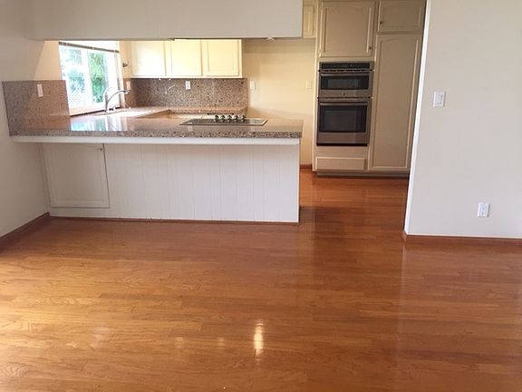 4th image of 653 N Lois Ave