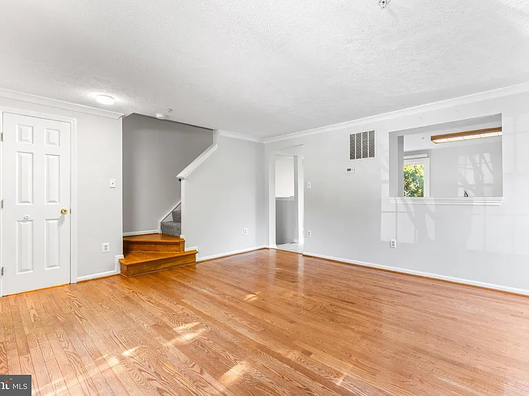 1232 Quaker Ridge Dr — Photo 7