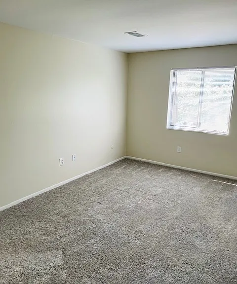 Cambridge Woods Apartments — Photo 21