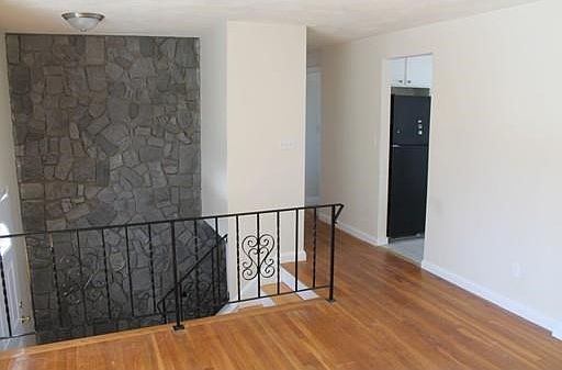 5th image of 31 Delorenzo Dr