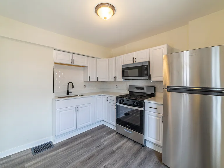19 Rimbach St #6 — Photo 6