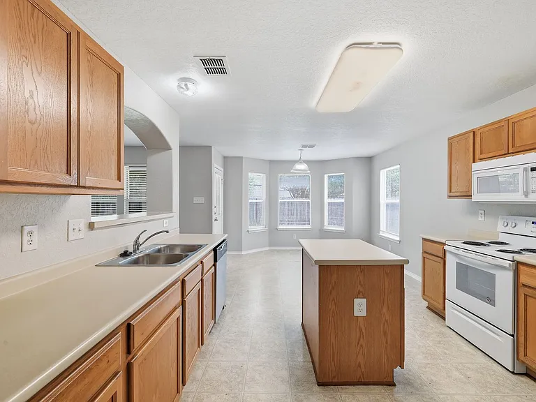 10307 Roseangel Ln — Photo 17