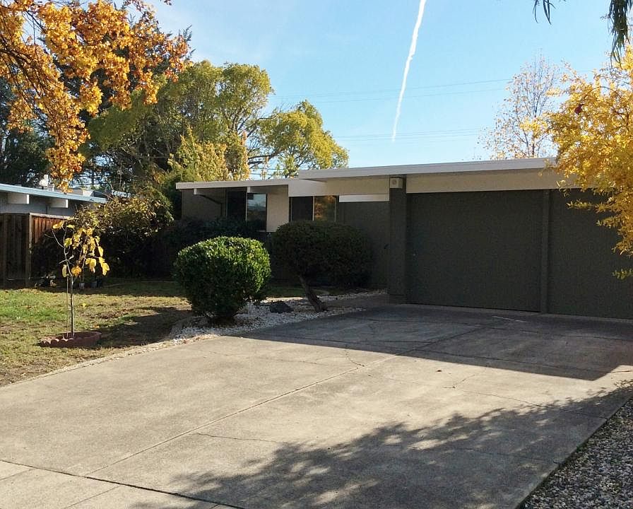 1st image of 840 Duncardine Way