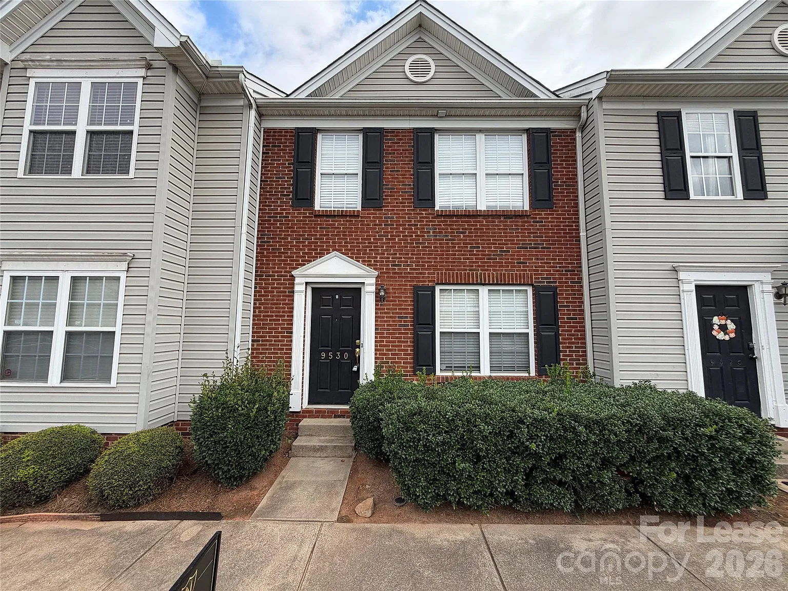 3 bed, 2.5 bath, 1440 sqft, $1,930 — Photo 1