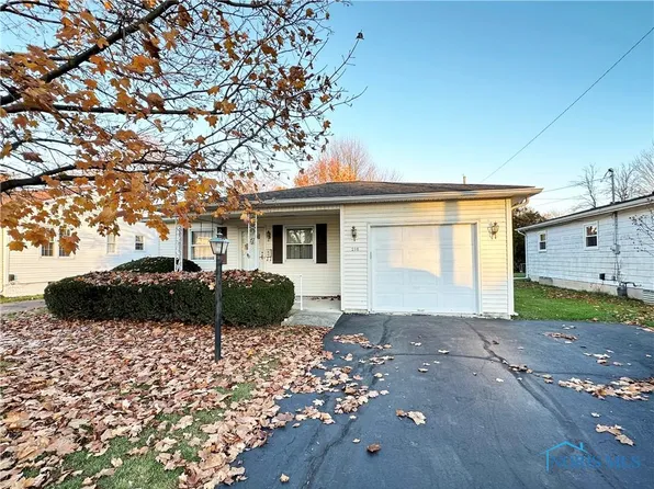 216 Elwood Ave, Fostoria, OH 44830