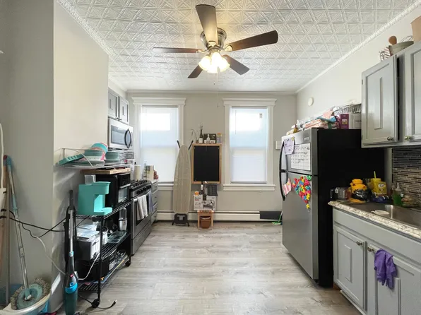 93 Andrew Street image 1 of 13