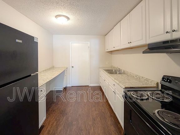 3rd image of 2364 2nd Ave