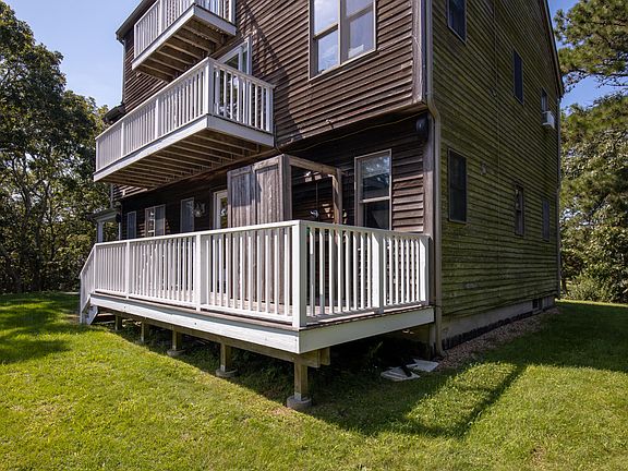 4th image of 7 N Meadow Ln