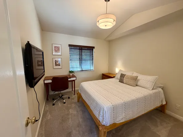 (undisclosed Address), Oceanside, CA 92057