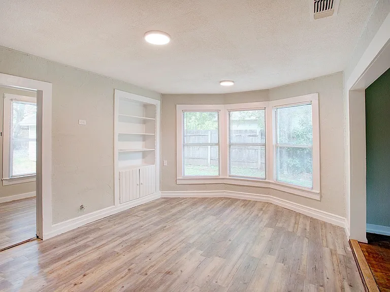 1005 N Buffalo Ave — Photo 10