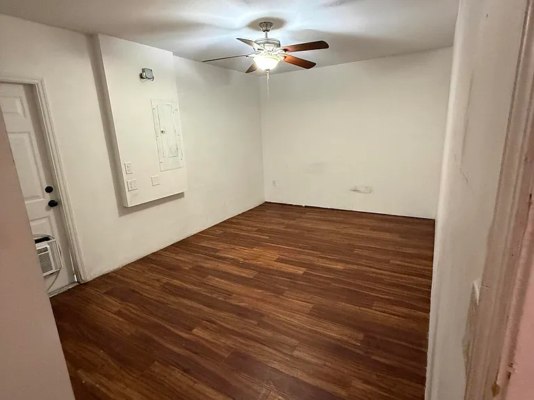 249 NE Glentry Ave — Photo 10
