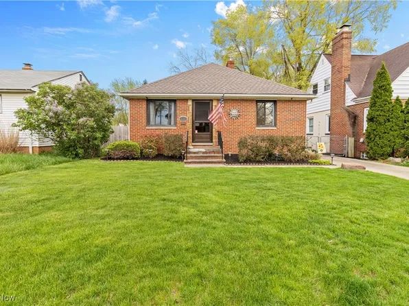 5225 Roseside Dr, Parma, OH 44134