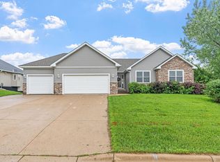 301 7th St S, Montrose, MN 55363