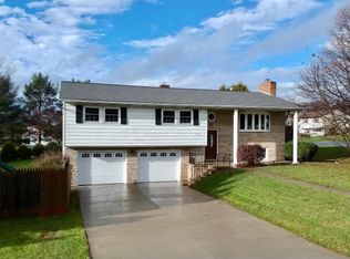 1185 Talan Dr, Endicott, NY 13760