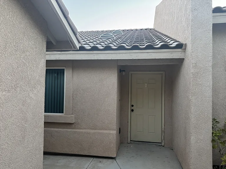 3050 S Todd Ave — Photo 2