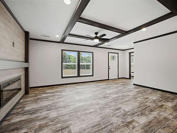 5th image of 106 Thomas Dr