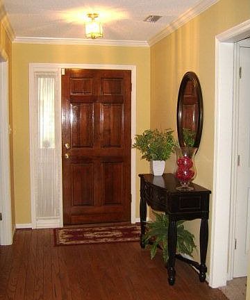 3rd image of 1800 S Sherwood Cir