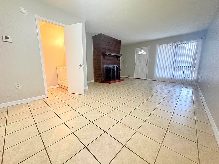 1007 Sutor Rd #D — Photo 4