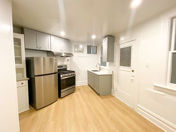 4th image of 617 Frederick St
